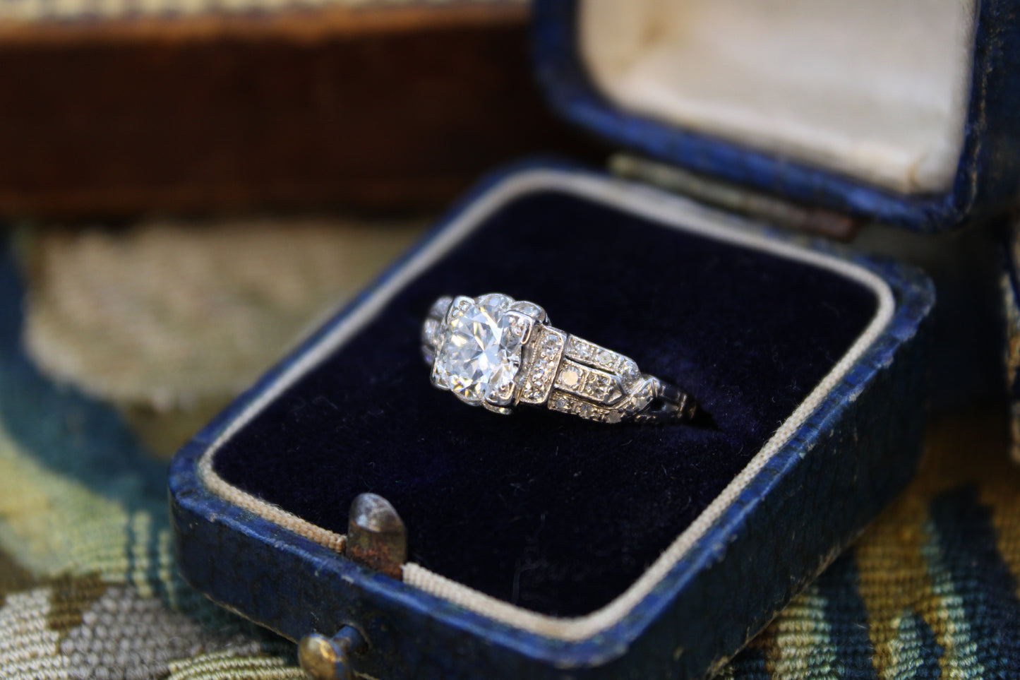 A very fine Art Deco 0.85ct Diamond Solitaire Ring mounted in Platinum, Circa 1930 - Robin Haydock Antiques