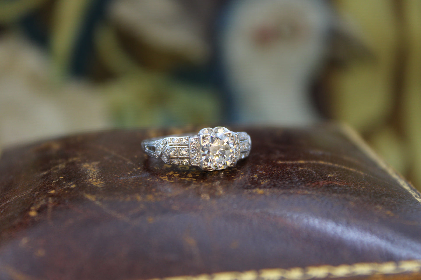 A very fine Art Deco 0.85ct Diamond Solitaire Ring mounted in Platinum, Circa 1930 - Robin Haydock Antiques