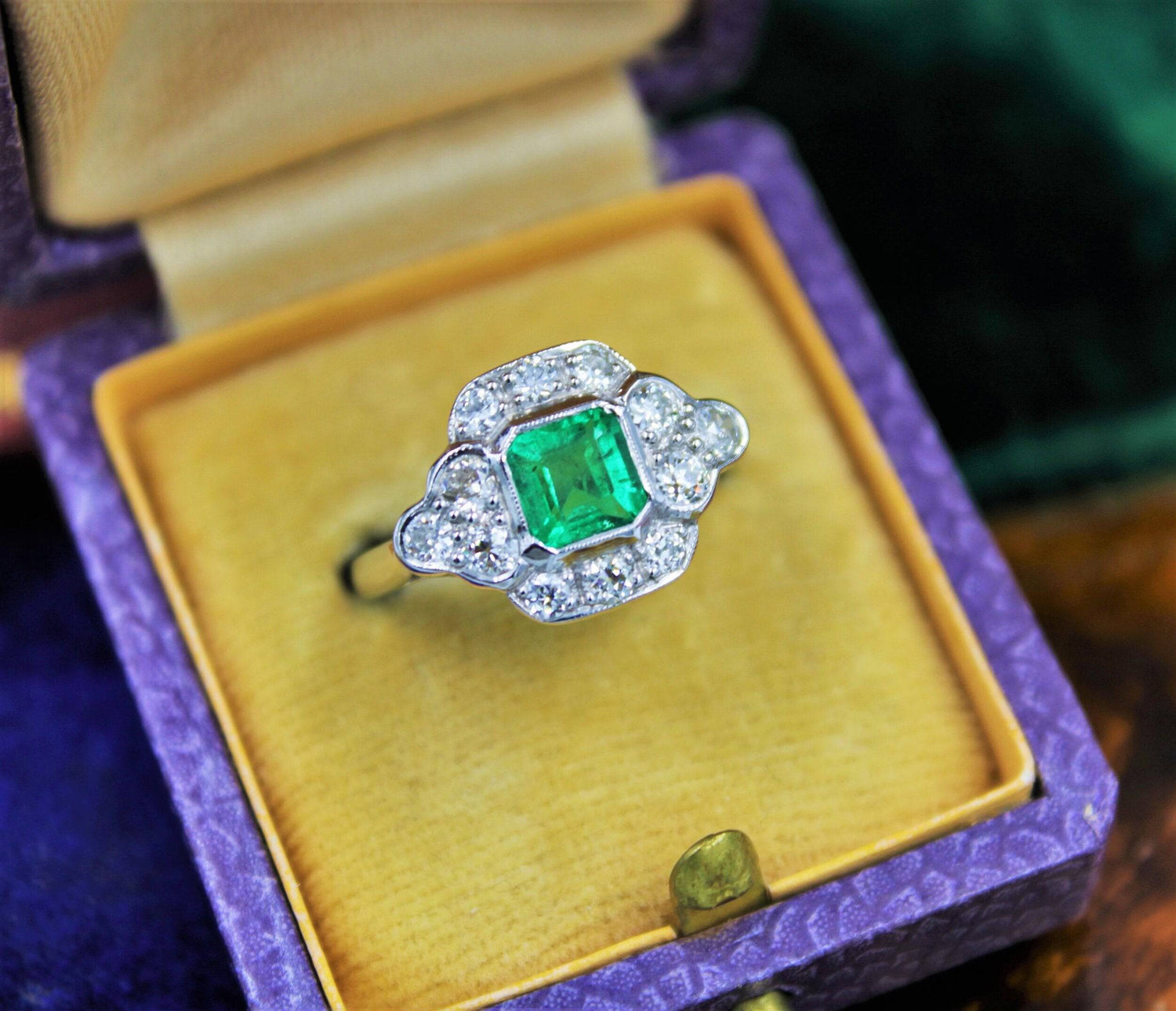 A very fine Emerald and Diamond Cluster Ring mounted in 18ct White Gold, English, Circa 1955 - Robin Haydock Antiques