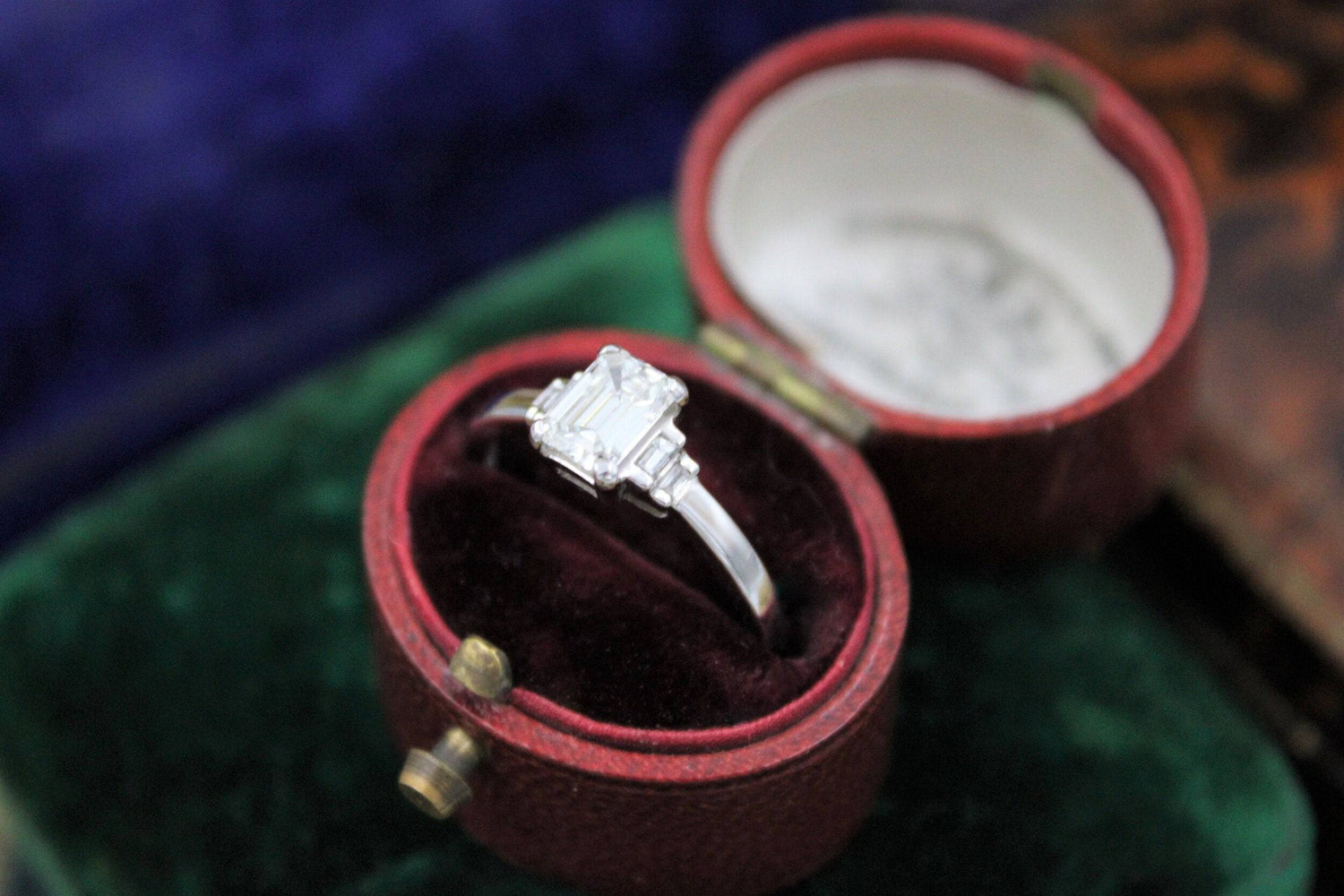 A very fine Emerald Cut Diamond Ring with Baguette Cut Stepped Shoulders set in 18ct White Gold, Pre-owned - Robin Haydock Antiques