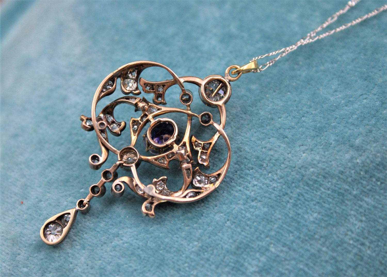 A very fine Edwardian 1.80ct Sapphire & Diamond, Lavaliere Pendant set in 18ct Yellow Gold & Platinum, English, Circa 1905 - Robin Haydock Antiques