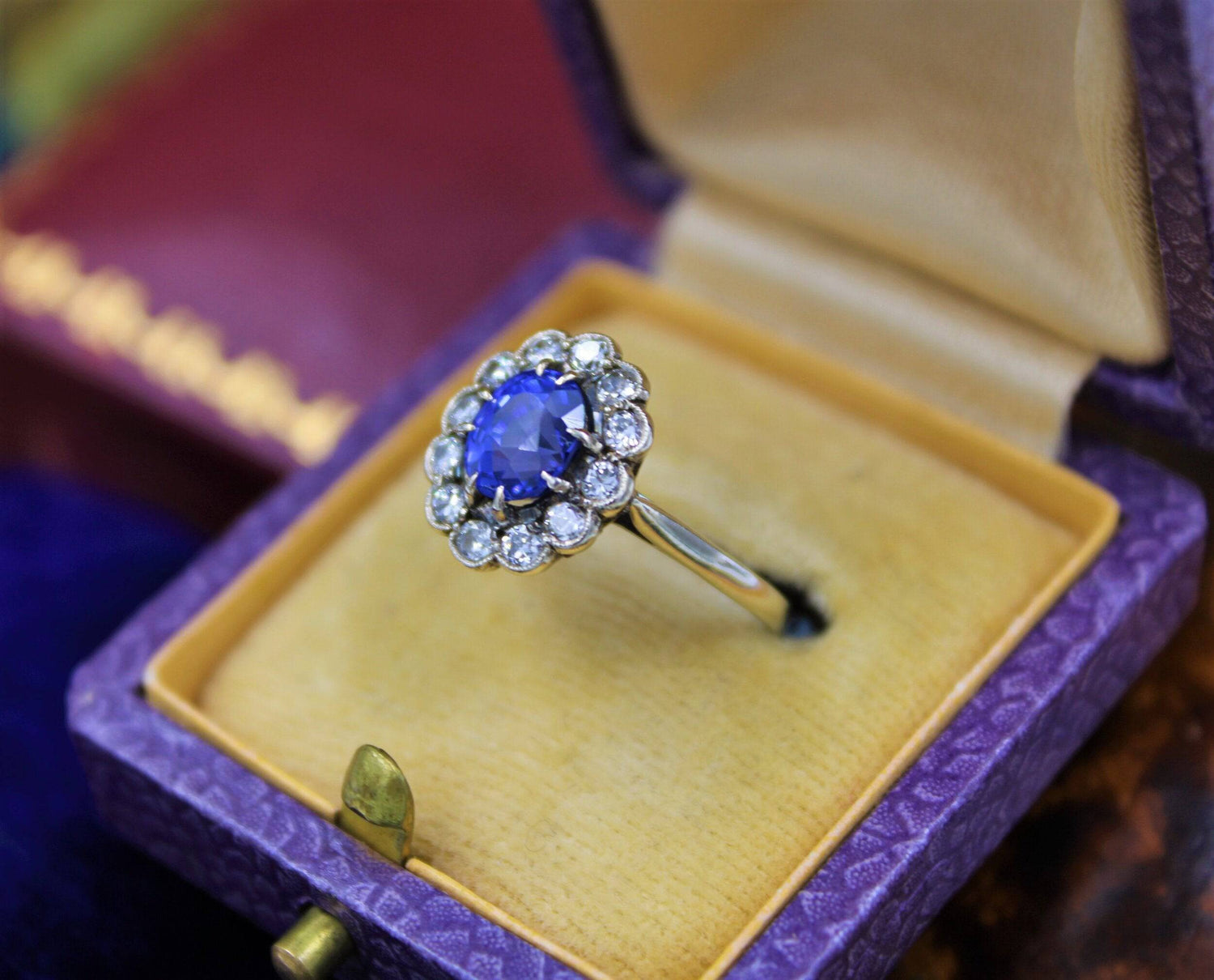 A very fine Sapphire & Diamond Cluster Ring mounted in 14ct White Gold, Continental, Circa 1930 - Robin Haydock Antiques