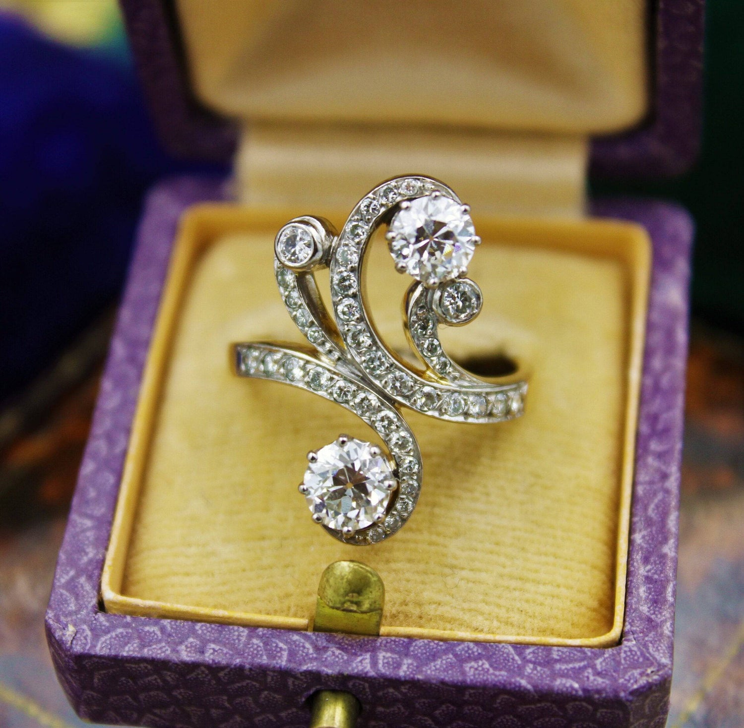 A very fine Belle Epoque Diamond Ring mounted in 18ct Yellow Gold & Platinum, French, Circa 1905 - Robin Haydock Antiques