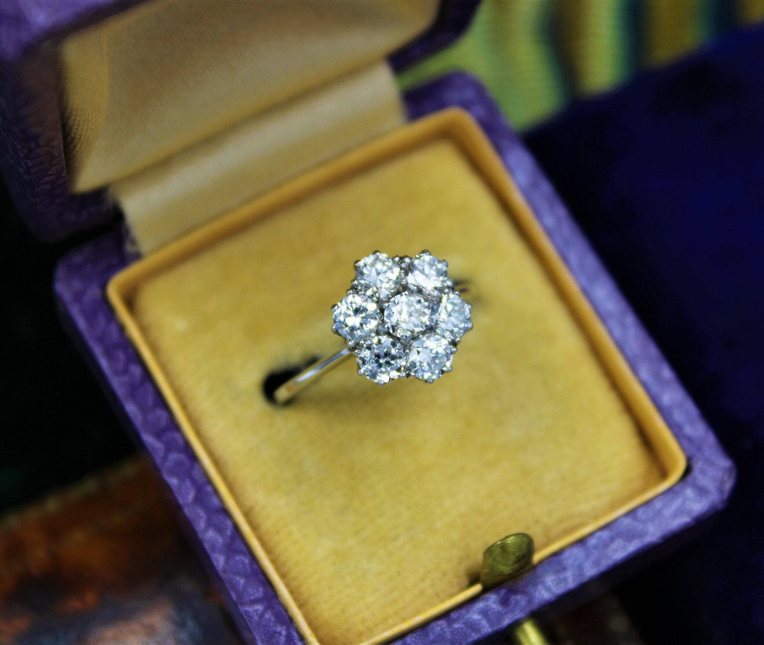 A very fine Transition-Cut Diamond Cluster Ring set in 18ct White Gold & Platinum, English, Circa 1930-1940 - Robin Haydock Antiques