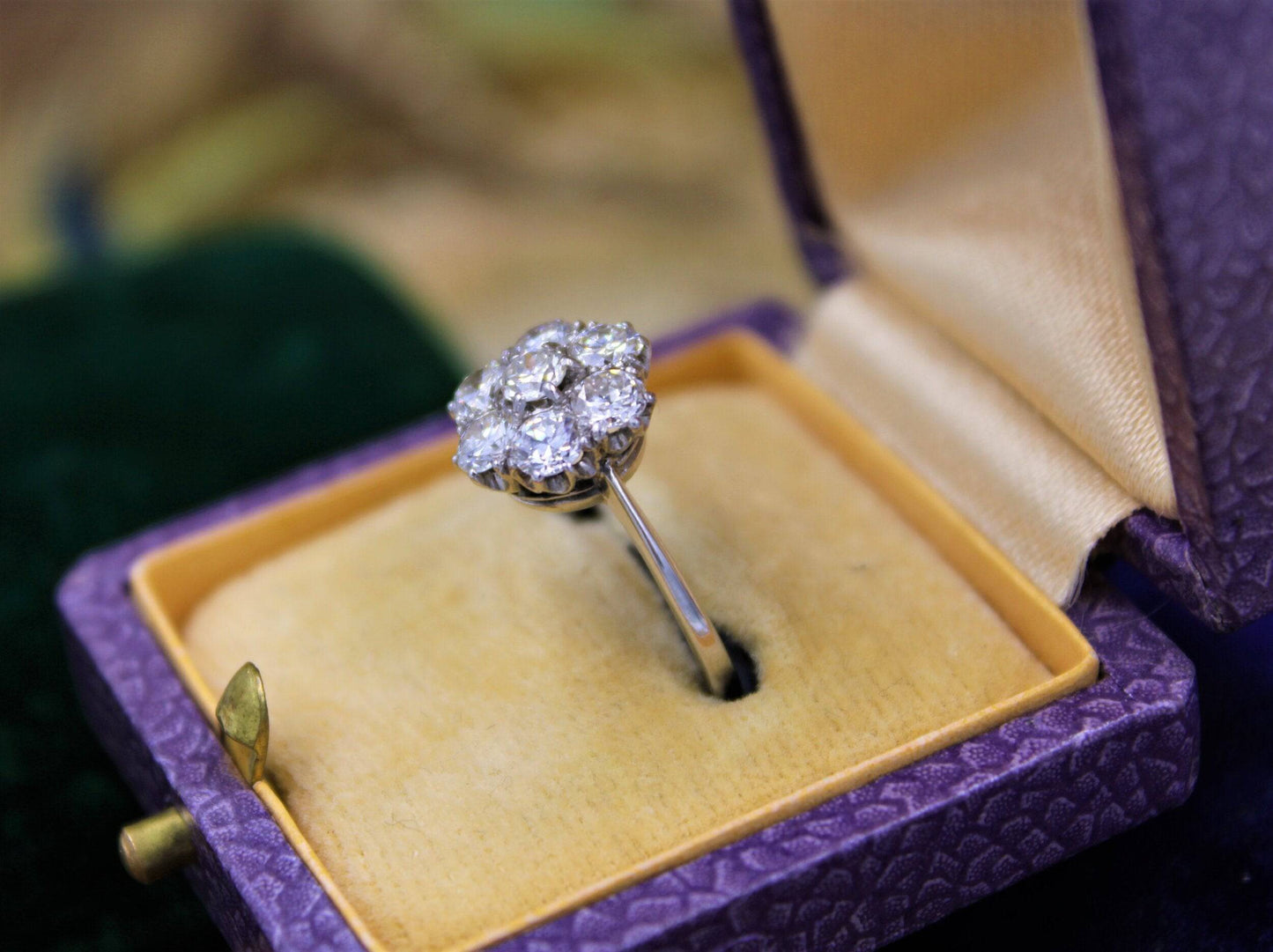 A very fine Transition-Cut Diamond Cluster Ring set in 18ct White Gold & Platinum, English, Circa 1930-1940 - Robin Haydock Antiques