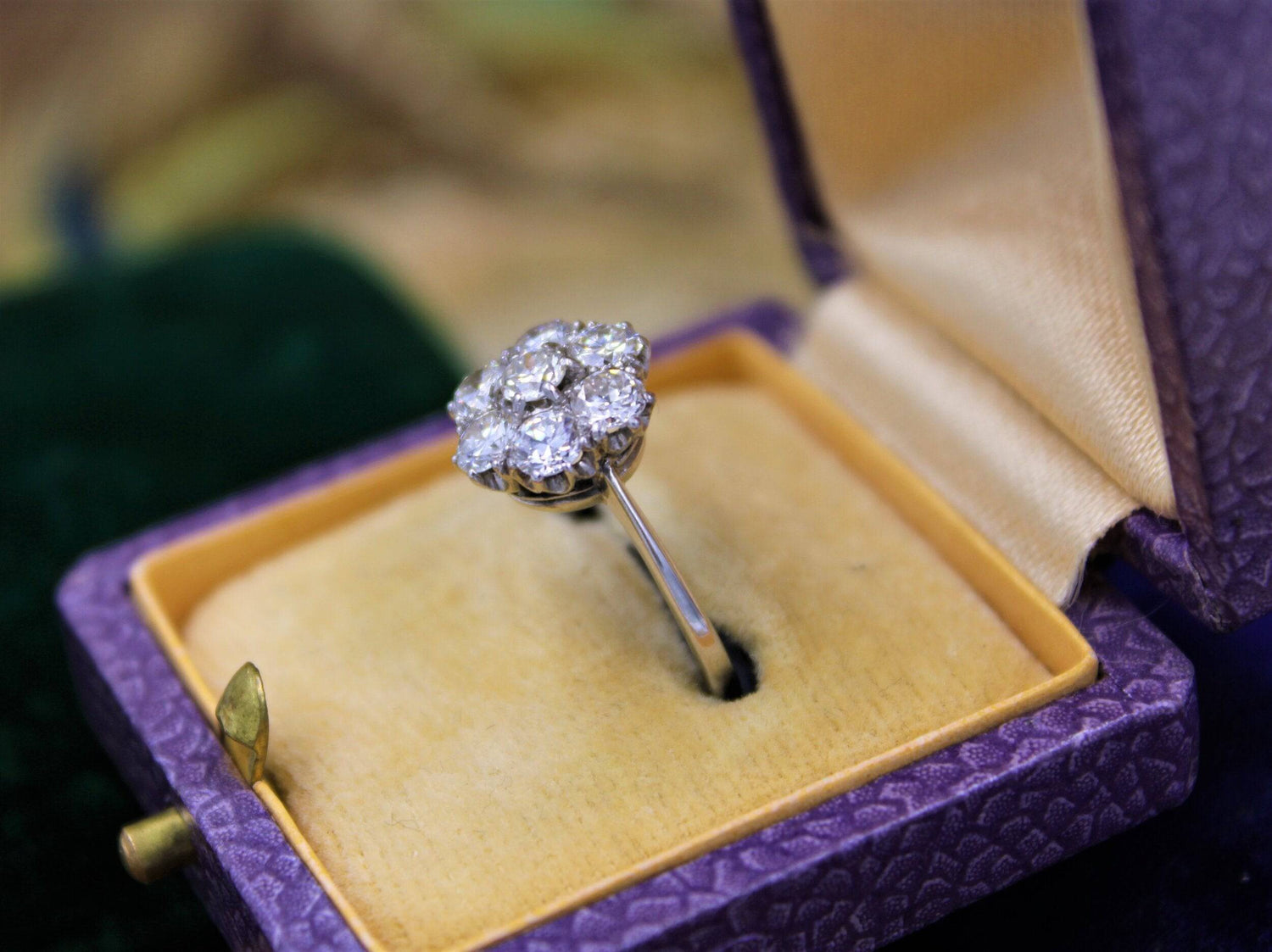 A very fine Transition-Cut Diamond Cluster Ring set in 18ct White Gold & Platinum, English, Circa 1930-1940 - Robin Haydock Antiques