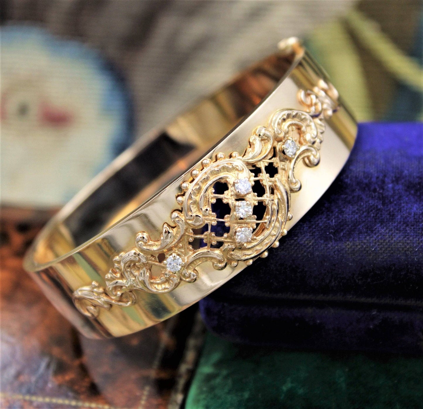 A very fine 18ct Yellow Gold Half Hinged Bangle set with Diamonds, French, Circa 1950 - Robin Haydock Antiques