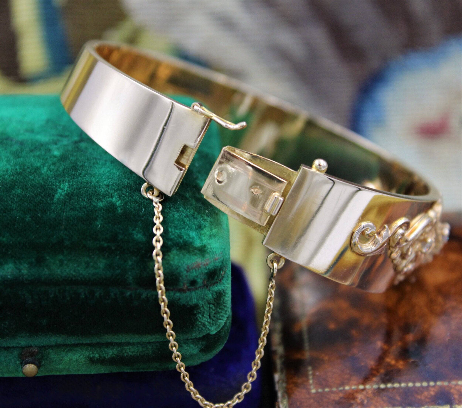 A very fine 18ct Yellow Gold Half Hinged Bangle set with Diamonds, French, Circa 1950 - Robin Haydock Antiques