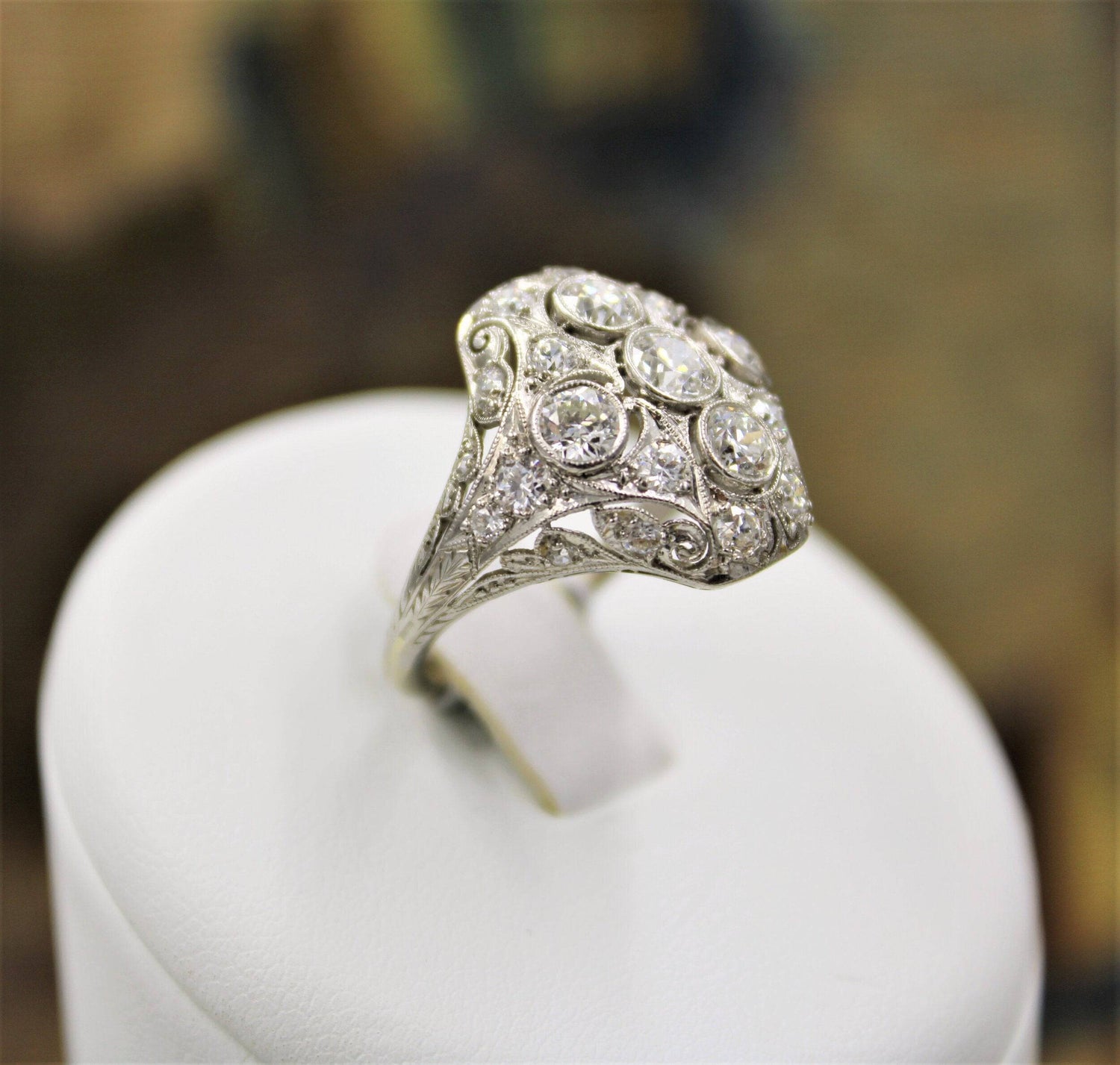 A very fine Art Deco Diamond Dress Ring mounted in Platinum and 14ct Gold, Circa 1930 - Robin Haydock Antiques
