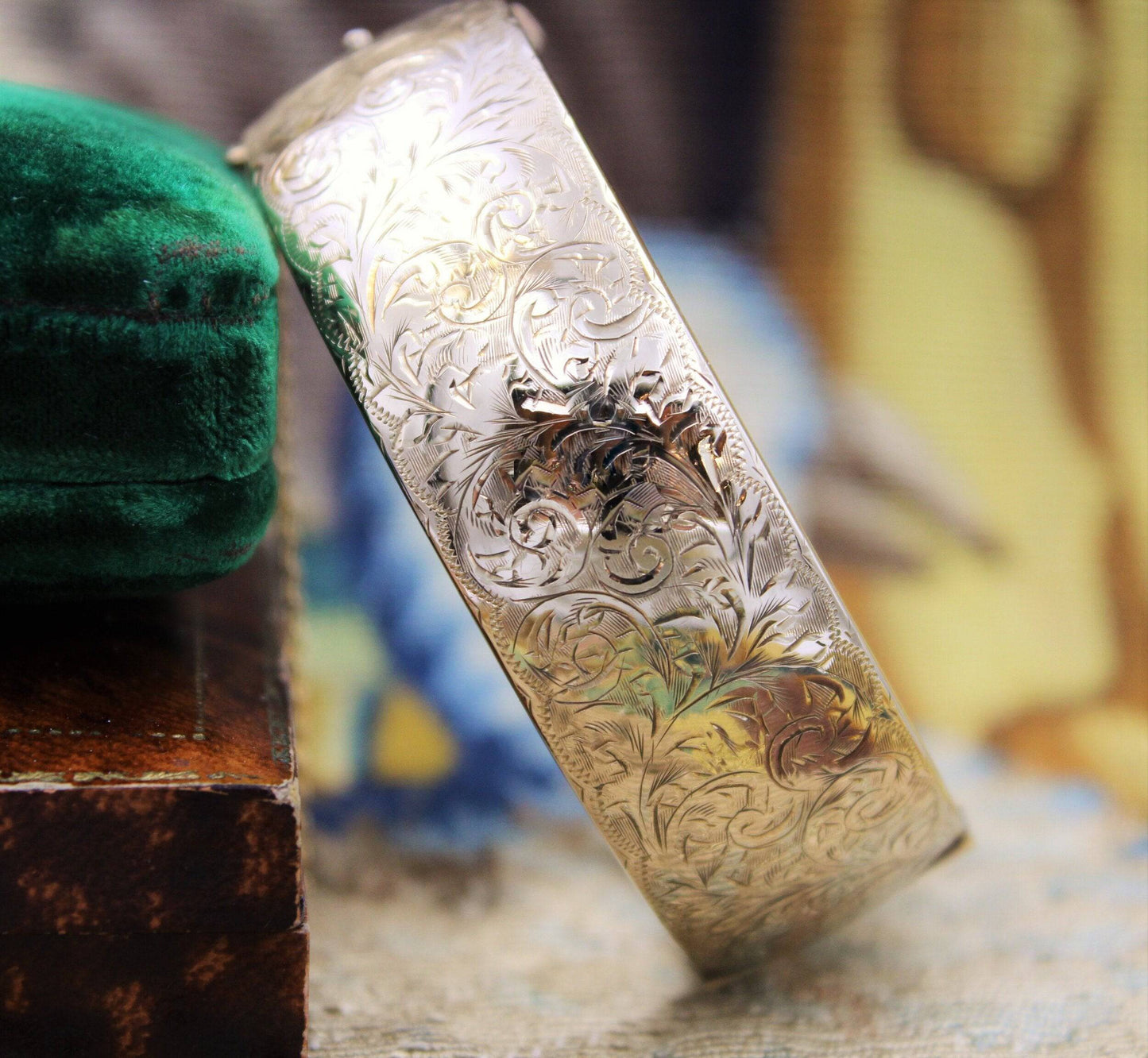 An exceptional and finely engraved 9ct Yellow Gold Bangle, English, Circa 1917 - Robin Haydock Antiques