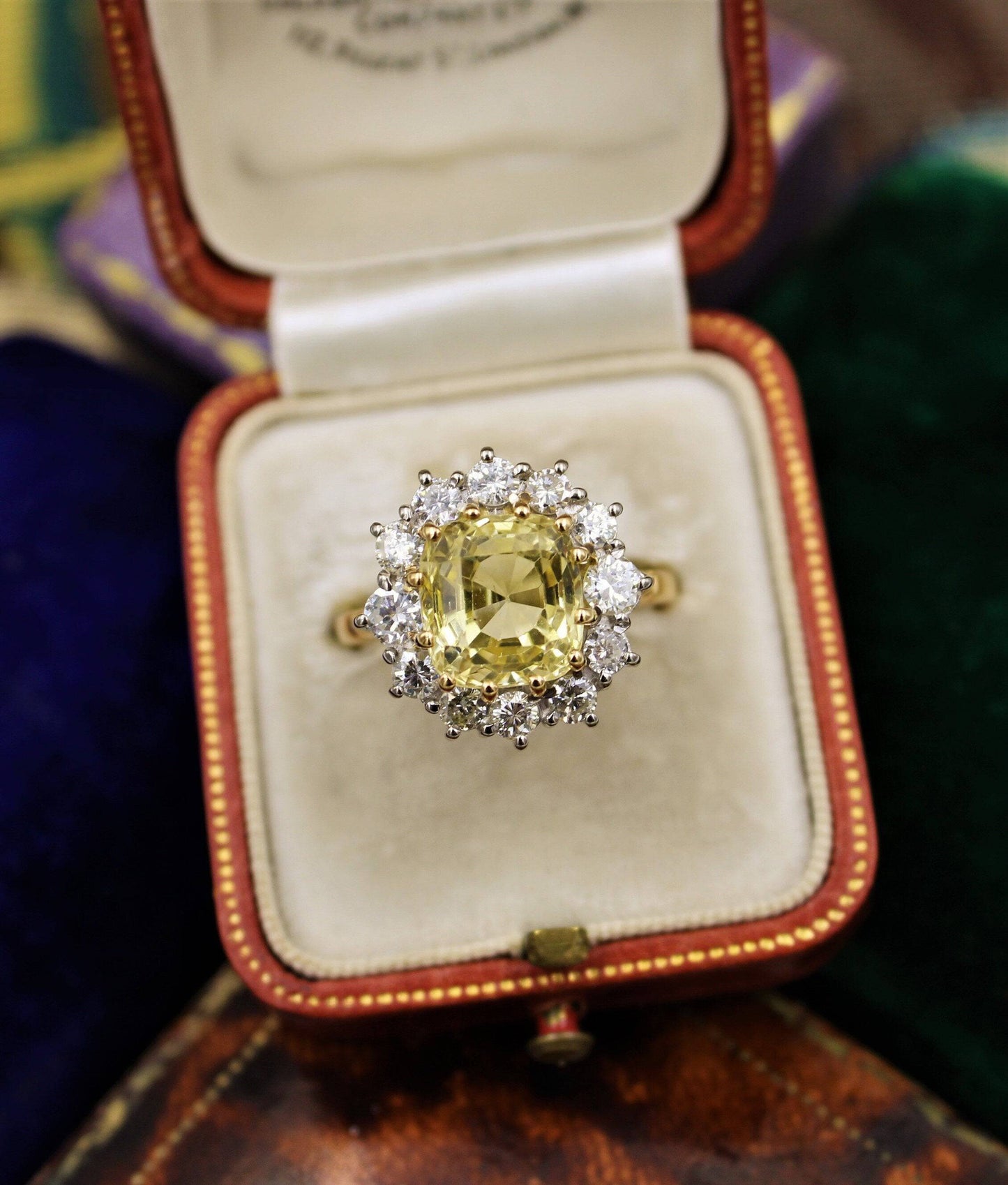 A very fine Natural Yellow Sapphire & Diamond Ring set in 18ct White & Yellow Gold, Circa 1985 - Robin Haydock Antiques