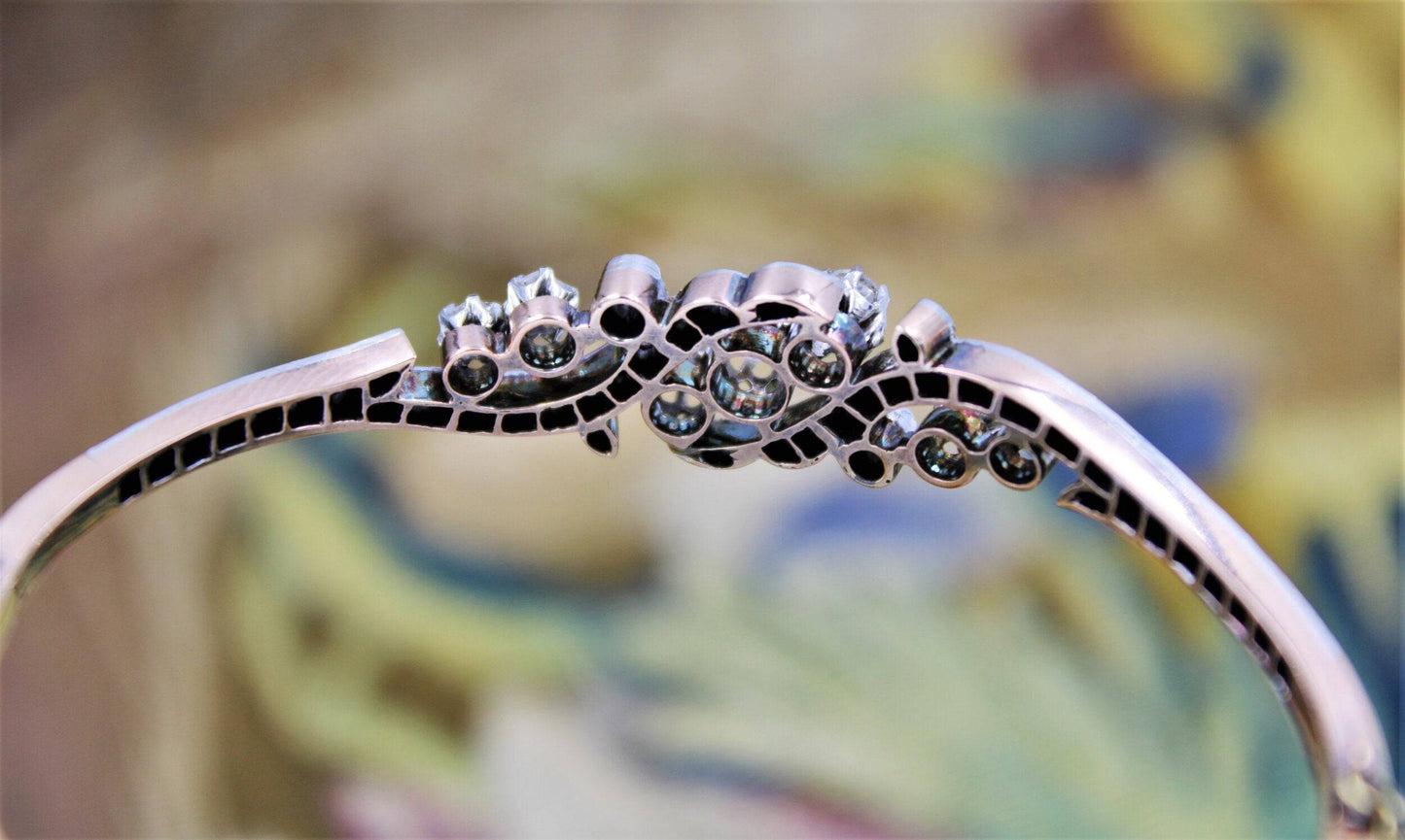 A very fine "Belle Epoque" Diamond Bangle in 18 ct. Yellow Gold & Platinum, French, Circa 1905. - Robin Haydock Antiques