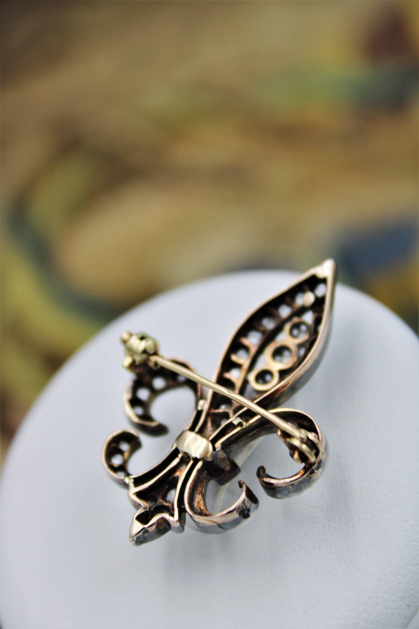 A Victorian Fleur de Lys Diamond Brooch in High Carat Yellow Gold (tested) & Silver, English, Circa 1880 - Robin Haydock Antiques