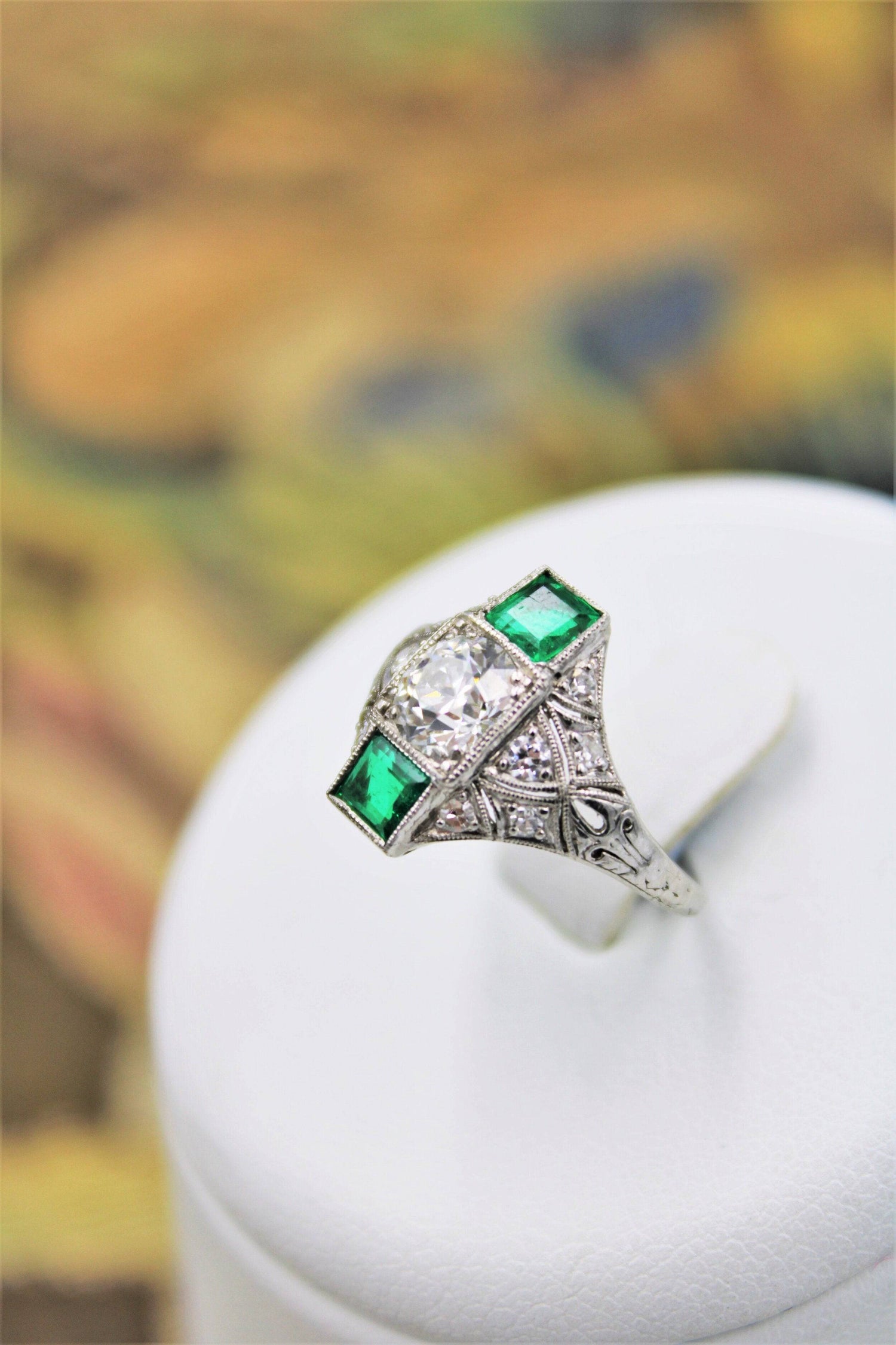 An extraordinarily stylish and finely made Platinum "Art Deco" 1.00 Carat Diamond & "Square Cut" Emerald Ring, Circa 1935 - Robin Haydock Antiques