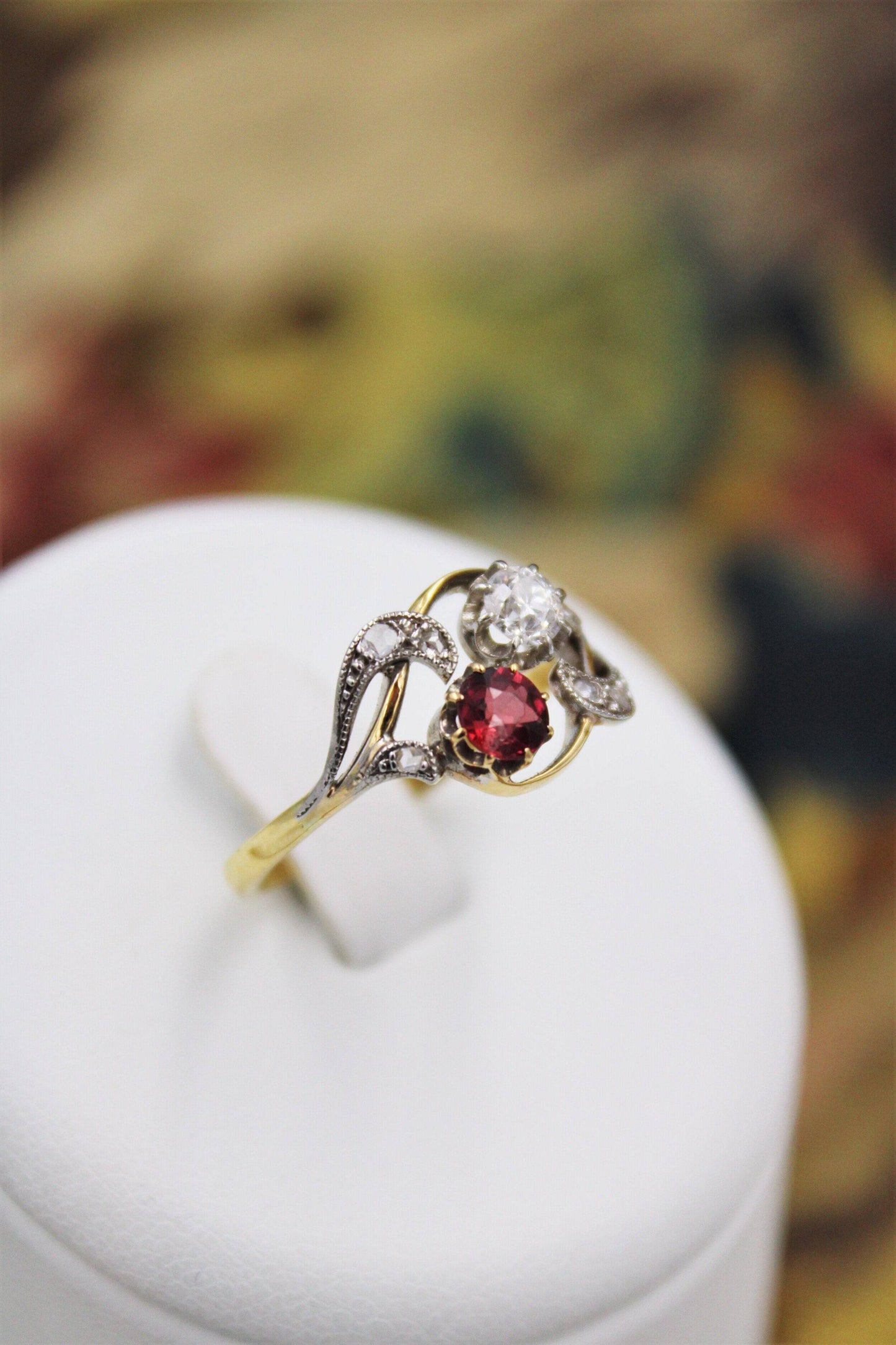 A very fine Art Nouveau Ruby & Diamond Twist Ring in 18 Carat Yellow Gold & Platinum tipped (tested), Circa 1905 - Robin Haydock Antiques