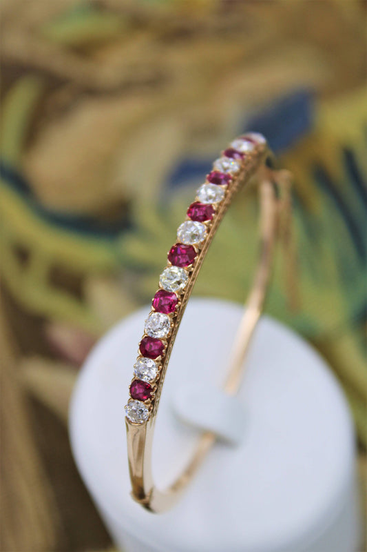 An exceptional Ruby & Diamond Edwardian Bangle in 15 Carat Gold, English, Circa 1905 - Robin Haydock Antiques