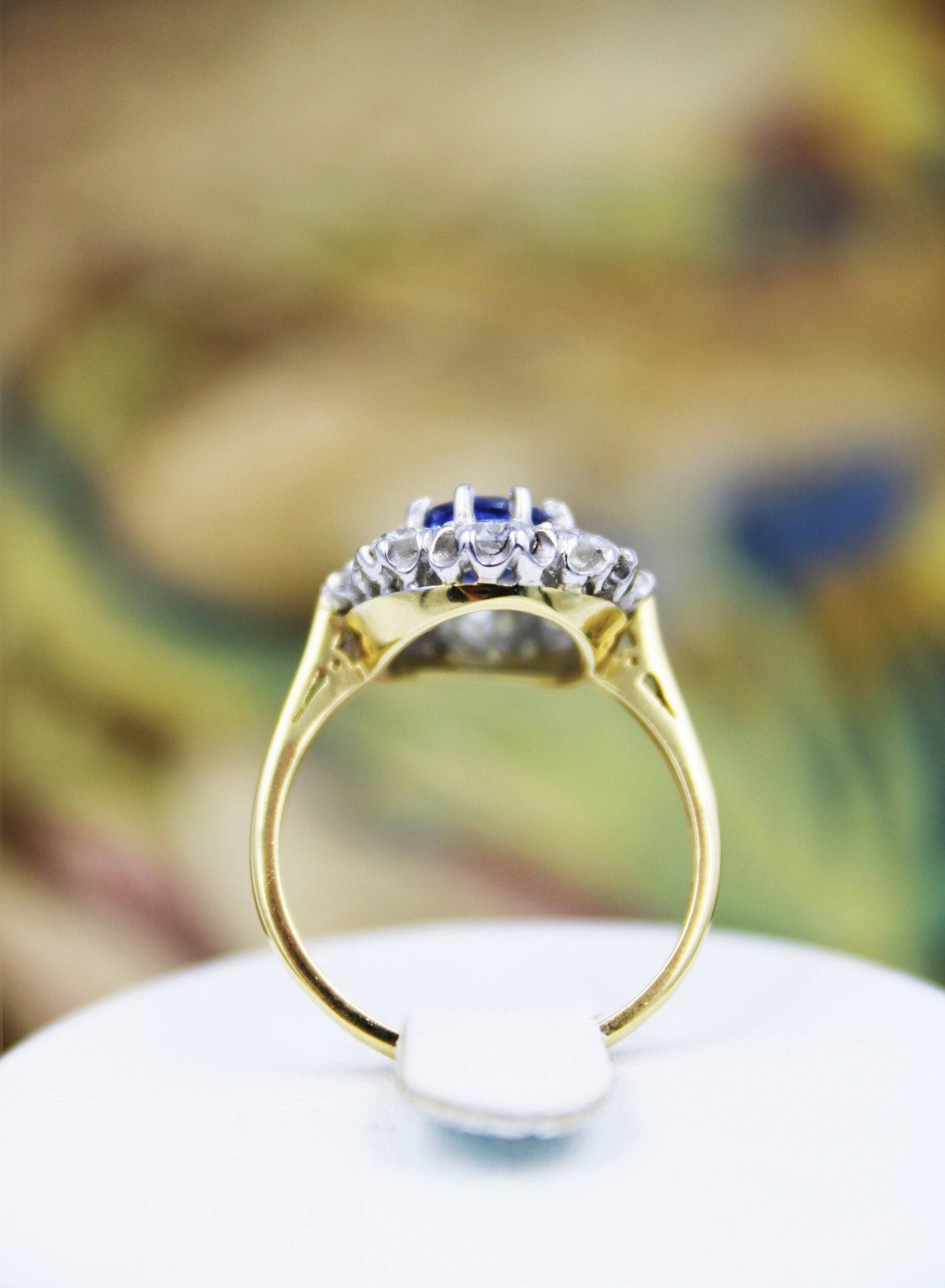 A fine 2.01ct Sapphire and Diamond Cluster Ring mounted in 18ct Yellow Gold & Platinum, Pre-owned - Robin Haydock Antiques