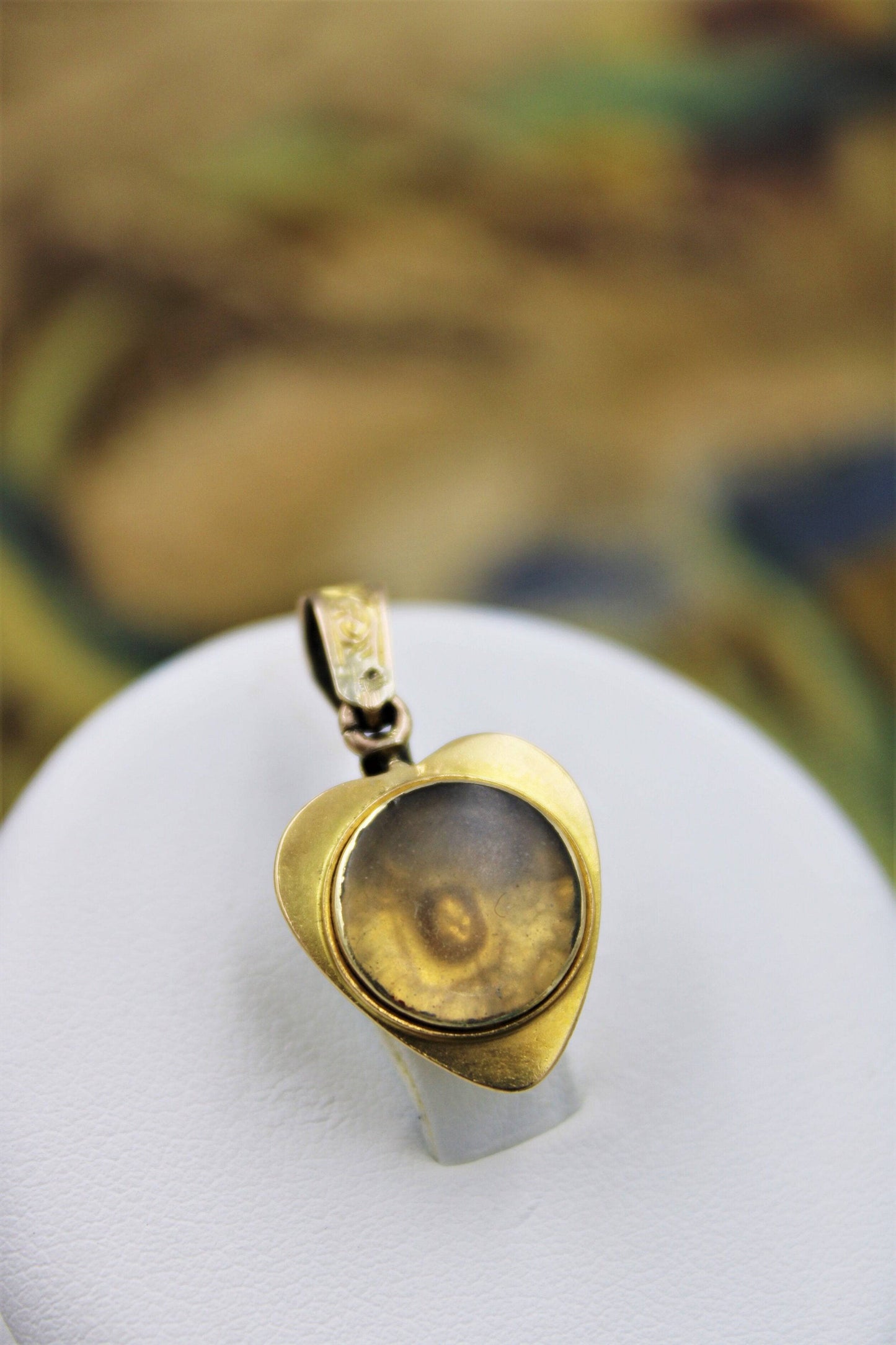 An extremely fine Emerald "Heart" Pendant set in 15 Carat Yellow Gold, English, Circa 1870 - Robin Haydock Antiques