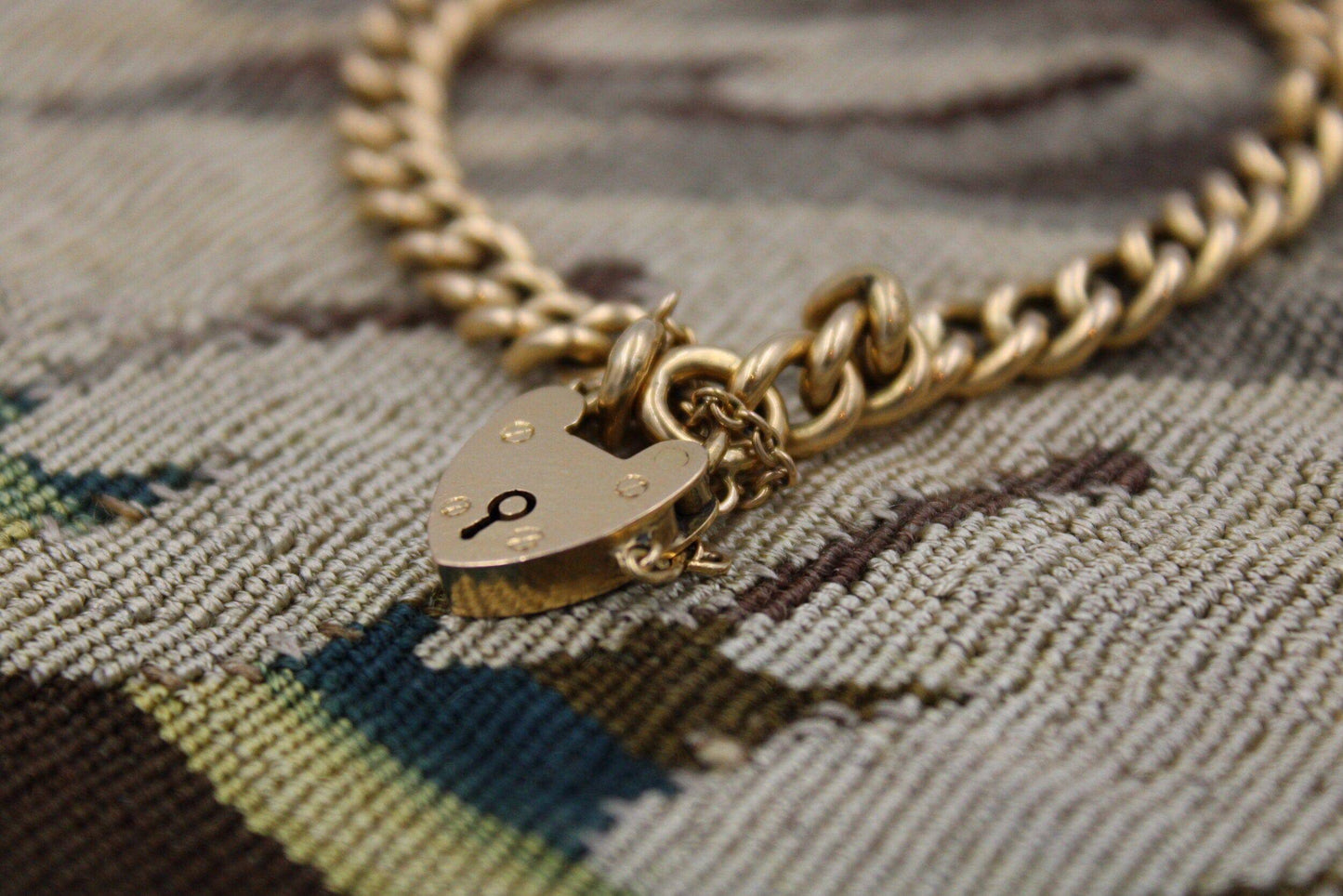 A very fine 18 Carat Yellow Gold (marked) Curb Link Bracelet with a Heart Shaped Padlock Closure, English, Circa 1890 - Robin Haydock Antiques