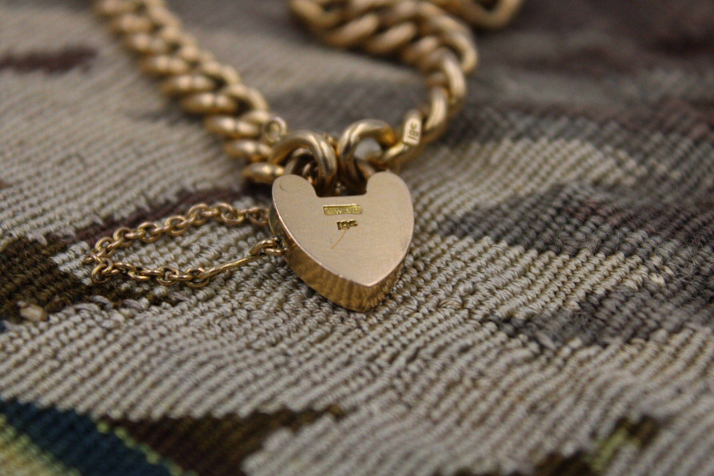 A very fine 18 Carat Yellow Gold (marked) Curb Link Bracelet with a Heart Shaped Padlock Closure, English, Circa 1890 - Robin Haydock Antiques