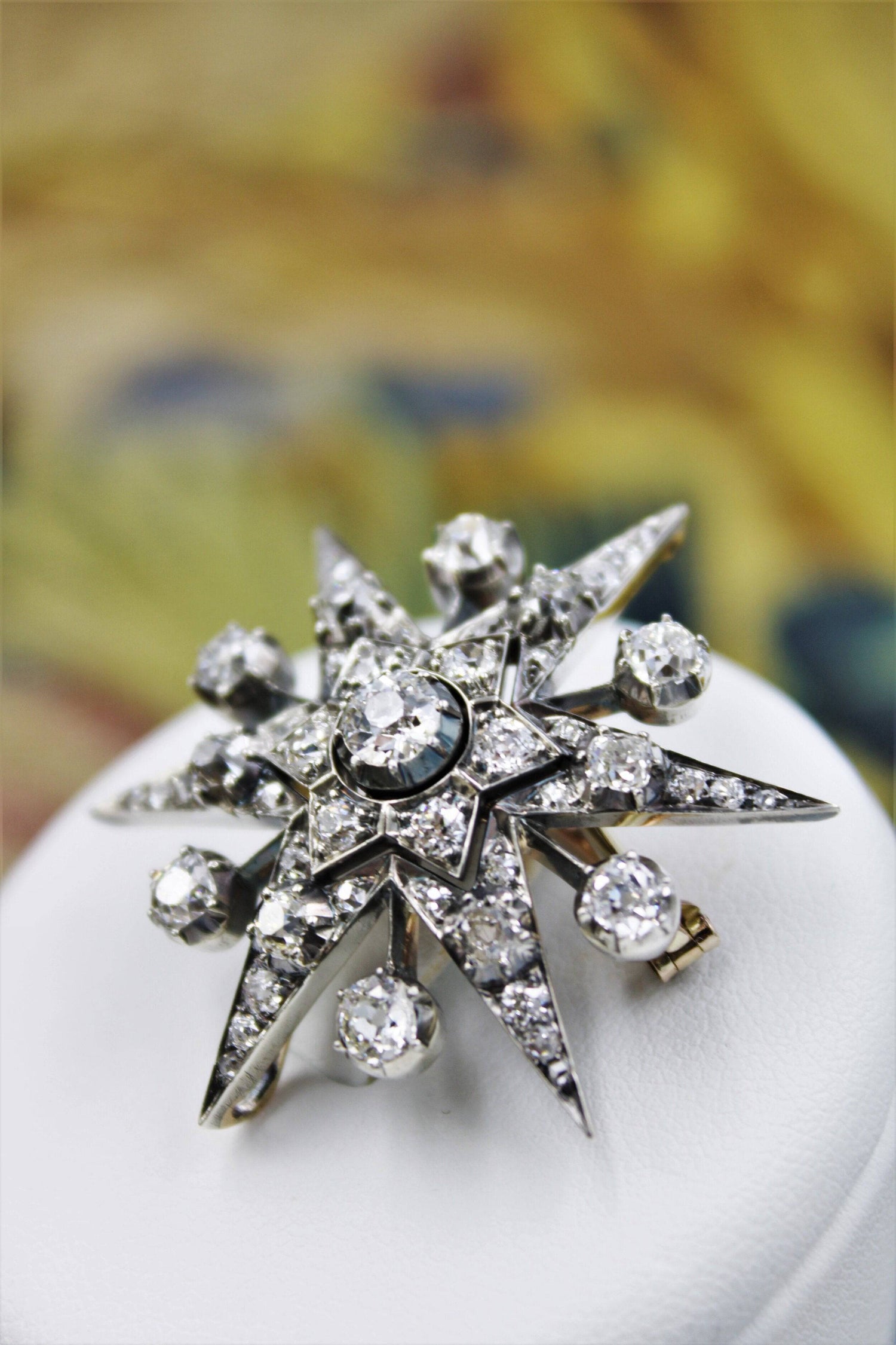 An exceptional Victorian Diamond Starburst Brooch /Pendant/Hair Ornament in Silver-Tipped and 10 Carat Yellow Gold, English, Circa 1880 - Robin Haydock Antiques