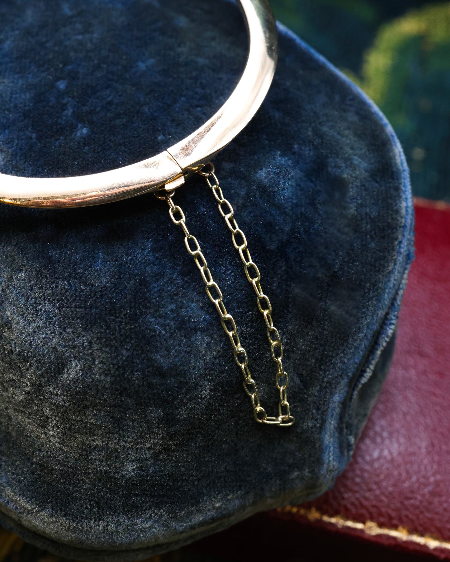 A very fine 18 carat Yellow Gold (tested), Diamond Cluster Bangle Circa 1890.