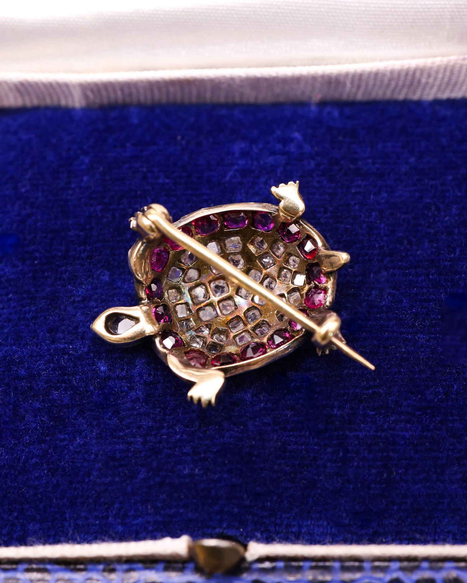 A very fine Ruby & Diamond Tortoise Brooch set in High Carat Yellow Gold, English, Circa 1905 - Robin Haydock Antique Jewellery