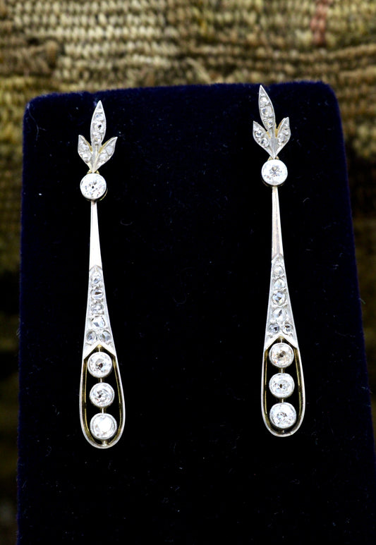 A Fine Pair of Art Deco Diamond Drop Earrings. Circa 1930 - Robin Haydock Antiques