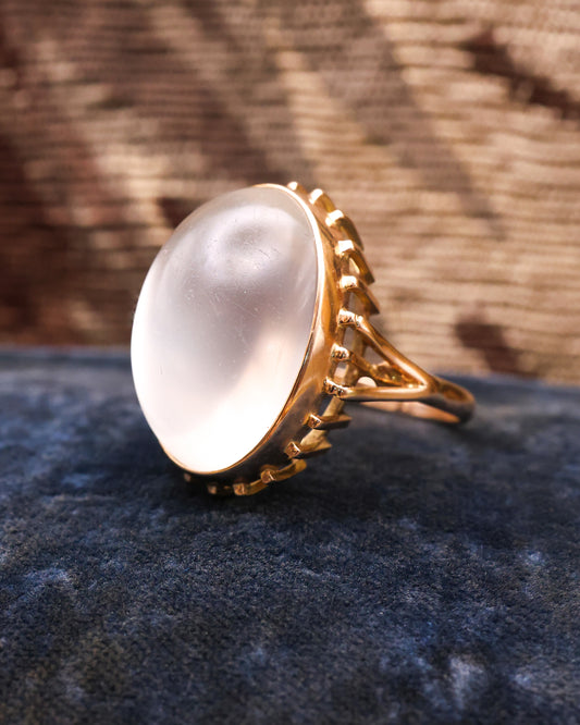 A very fine 14ct (marked), Yellow Gold, Oval Cabochon, Moonstone Dress Ring, Circa 1990