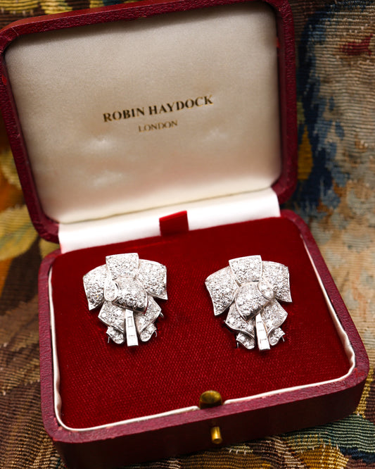 A very fine Antique Platinum Diamond Double Clip Bow Brooch, Circa 1930 - Robin Haydock Antiques