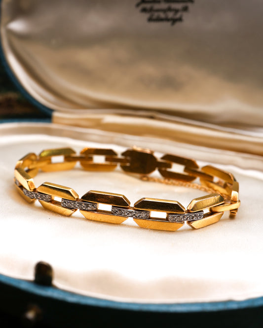 A very fine Antique 18 Carat Yellow Gold (tested), Open Link & Diamond Bracelet. Circa. 1930 - Robin Haydock Antiques