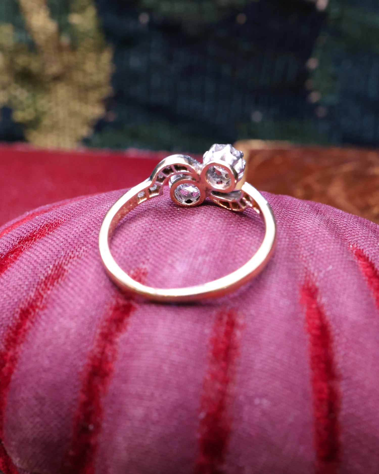 A very fine two stone Diamond Crossover Twist Ring in 18ct Yellow Gold & Platinum. Circa 1930 - Robin Haydock Antique Jewellery