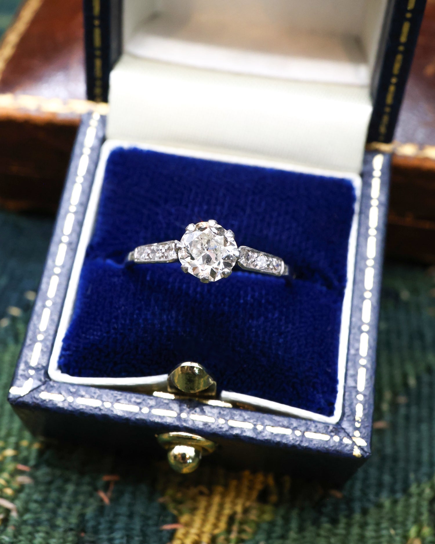 Diamond Solitaire Platinum ring,  Circa 1930 - 1940 - Robin Haydock Antique Jewellery