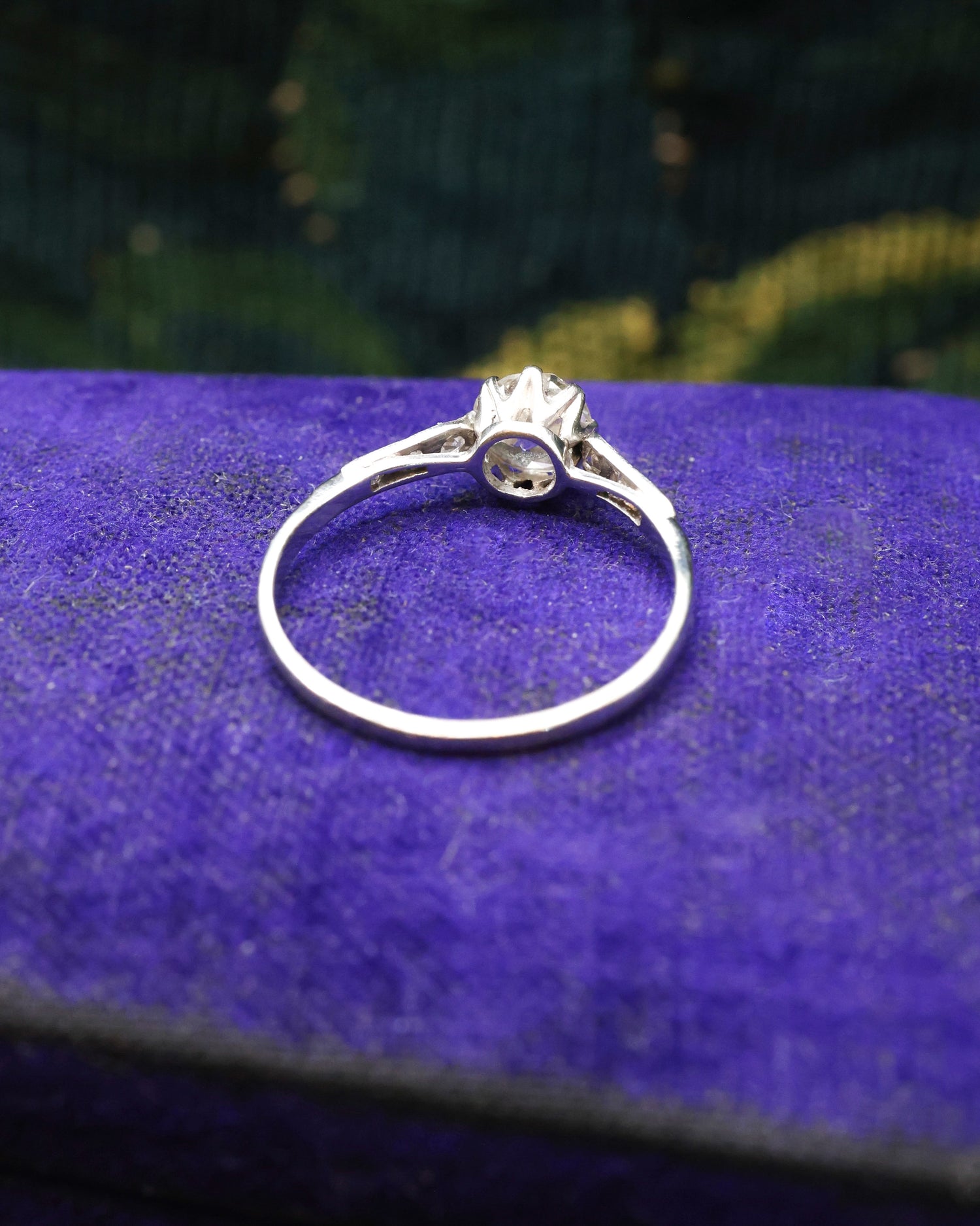 Diamond Solitaire Platinum ring,  Circa 1930 - 1940 - Robin Haydock Antique Jewellery