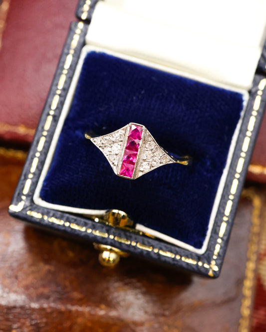 A fine 18ct (stamped), Yellow Gold "Art Deco Style" Calibre Cut Ruby (4) Ruby & Diamond Ring. Pre-owned. - Robin Haydock Antique Jewellery