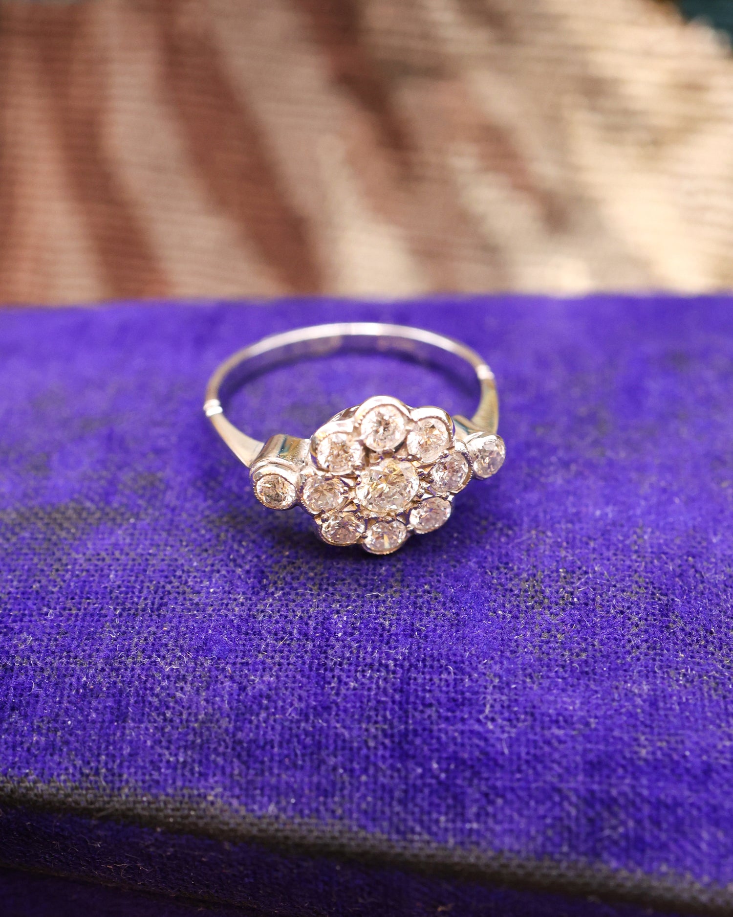 18ct White Gold 1.45 ct (French Control marks), Diamond Daisy Cluster Ring Circa 1930 - Robin Haydock Antique Jewellery