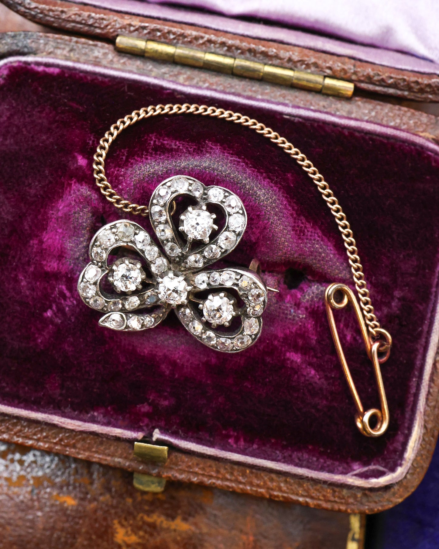 A very fine Victorian Diamond Trefoil brooch. Circa 1890 - Robin Haydock Antique Jewellery
