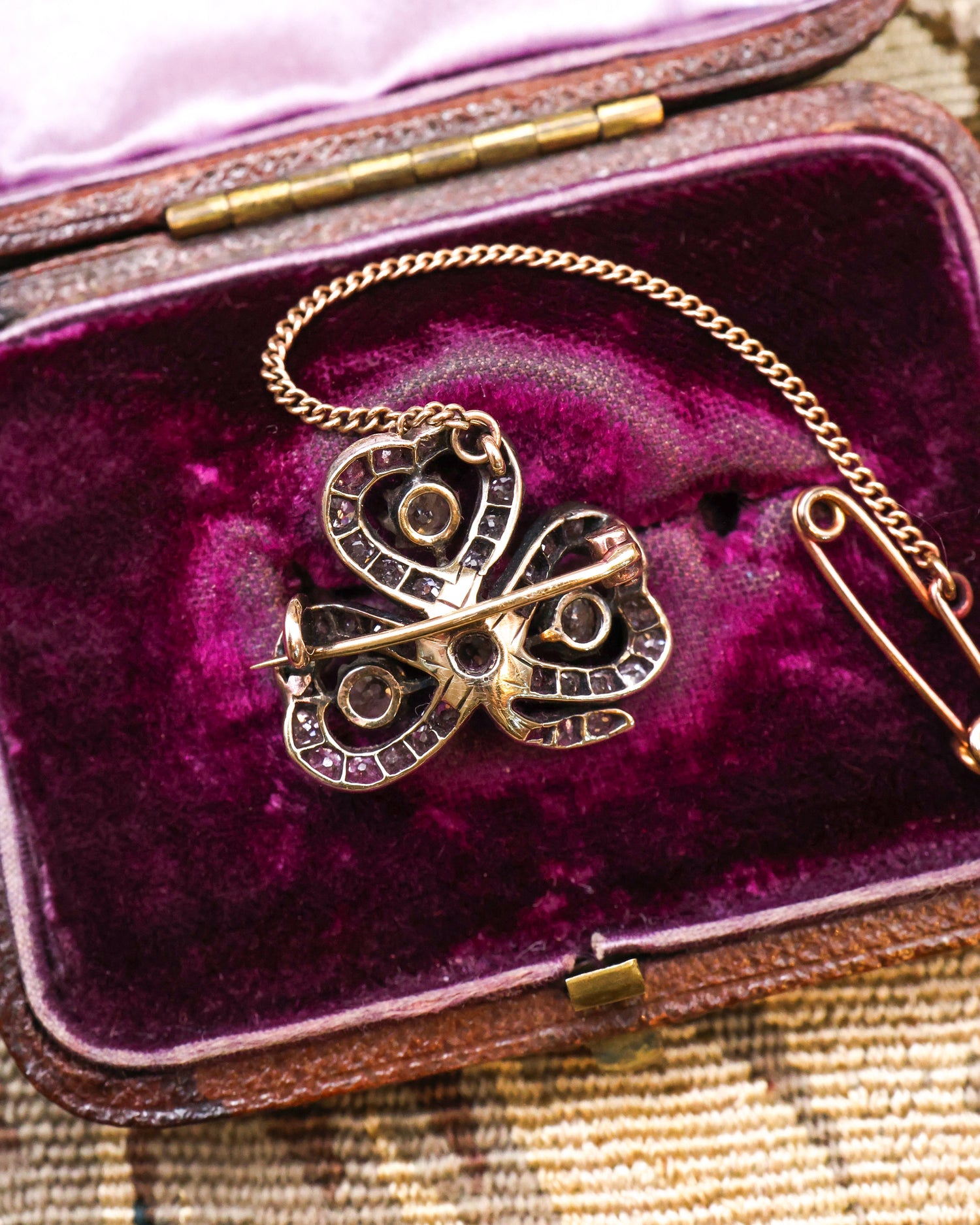 A very fine Victorian Diamond Trefoil brooch. Circa 1890 - Robin Haydock Antique Jewellery
