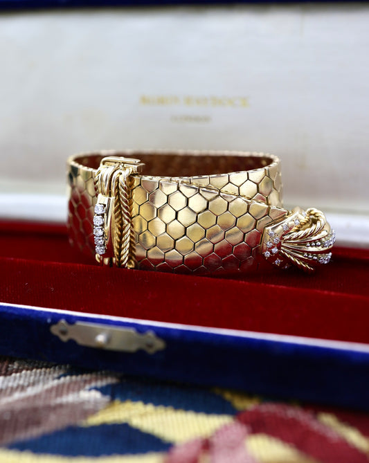 A very fine 18 carat Yellow Gold, 122.68 g. Tassel Cuff (Bracelet), with Diamonds. French. Circa 1940. - Robin Haydock Antiques