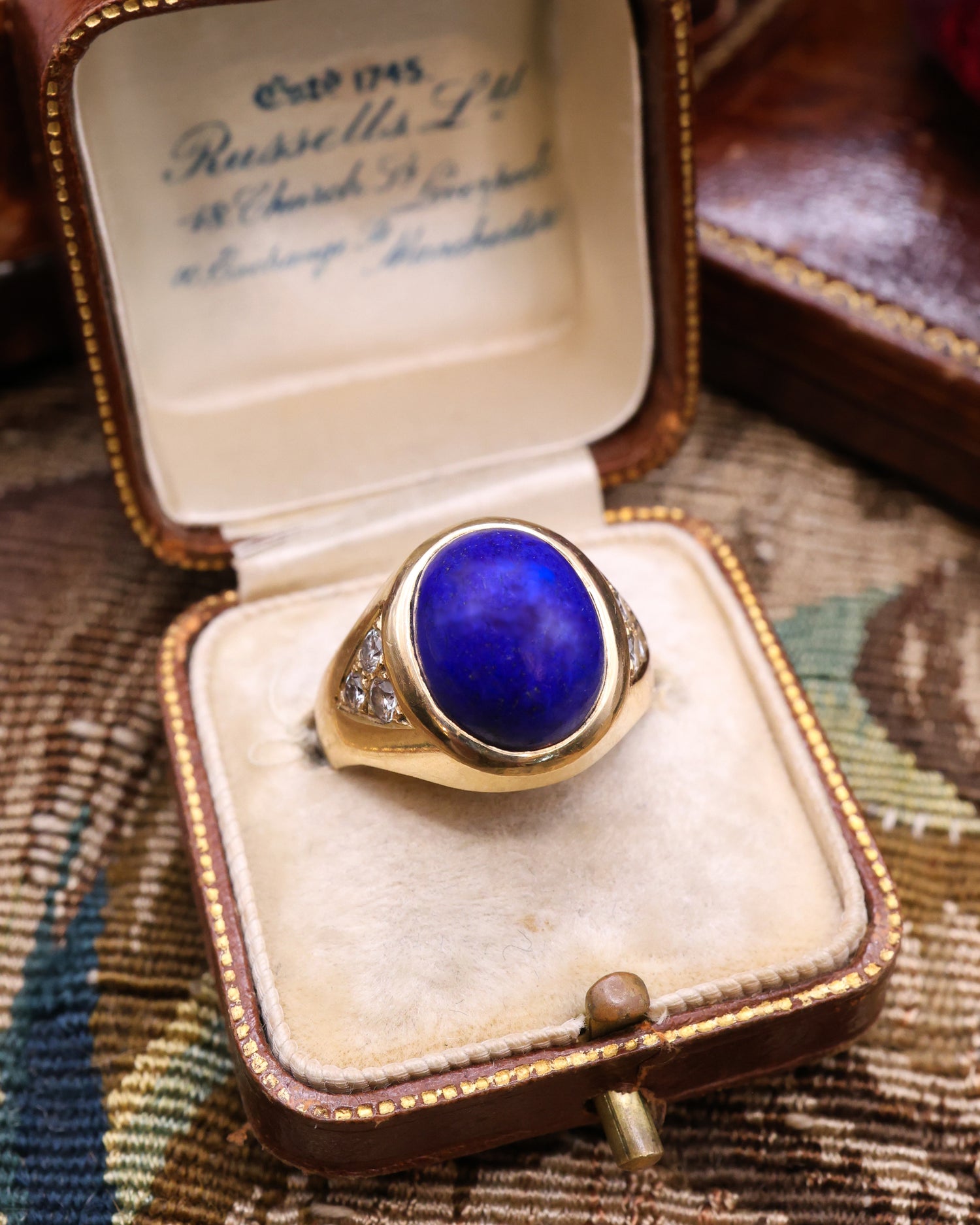 A very fine 18 Carat Yellow Gold, Cabochon Lapis Lazuli & Diamond Signet Ring. Circa 1980 - Robin Haydock Antique Jewellery