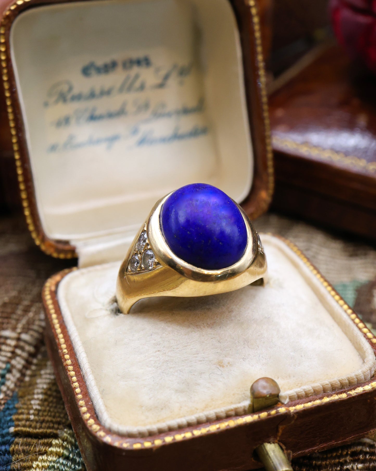 A very fine 18 Carat Yellow Gold, Cabochon Lapis Lazuli & Diamond Signet Ring. Circa 1980 - Robin Haydock Antique Jewellery