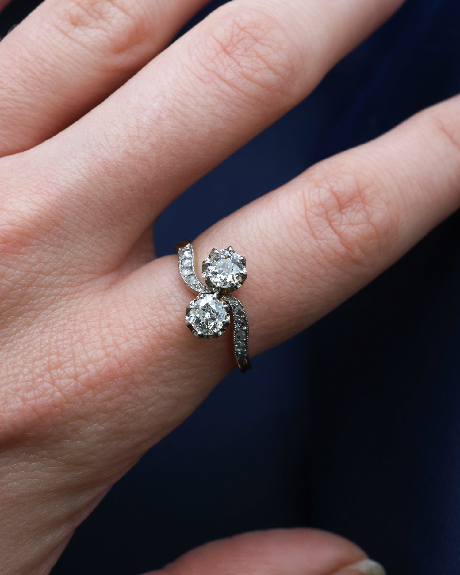 A very fine "Moi et Toi" Two Stone Diamond Twist Ring. in 18ct Yellow Gold and Platinum. French Marks. Circa 1910-1920 - Robin Haydock Antique Jewellery