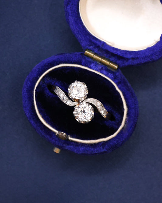 A very fine "Moi et Toi" Two Stone Diamond Twist Ring. in 18ct Yellow Gold and Platinum. French Marks. Circa 1910-1920 - Robin Haydock Antique Jewellery