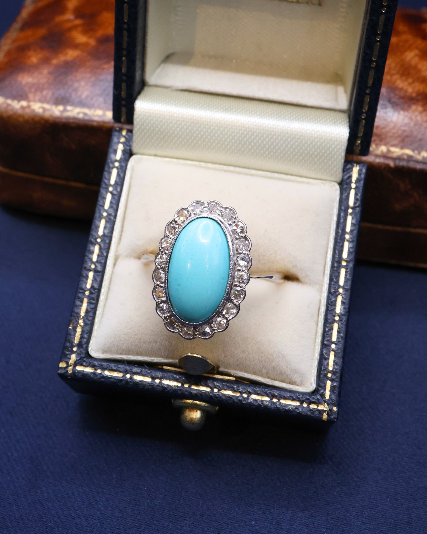 A very fine 18 ct. Yellow & White Gold Turquoise and Diamond Cluster Dress Ring. Circa 1950. - Robin Haydock Antique Jewellery