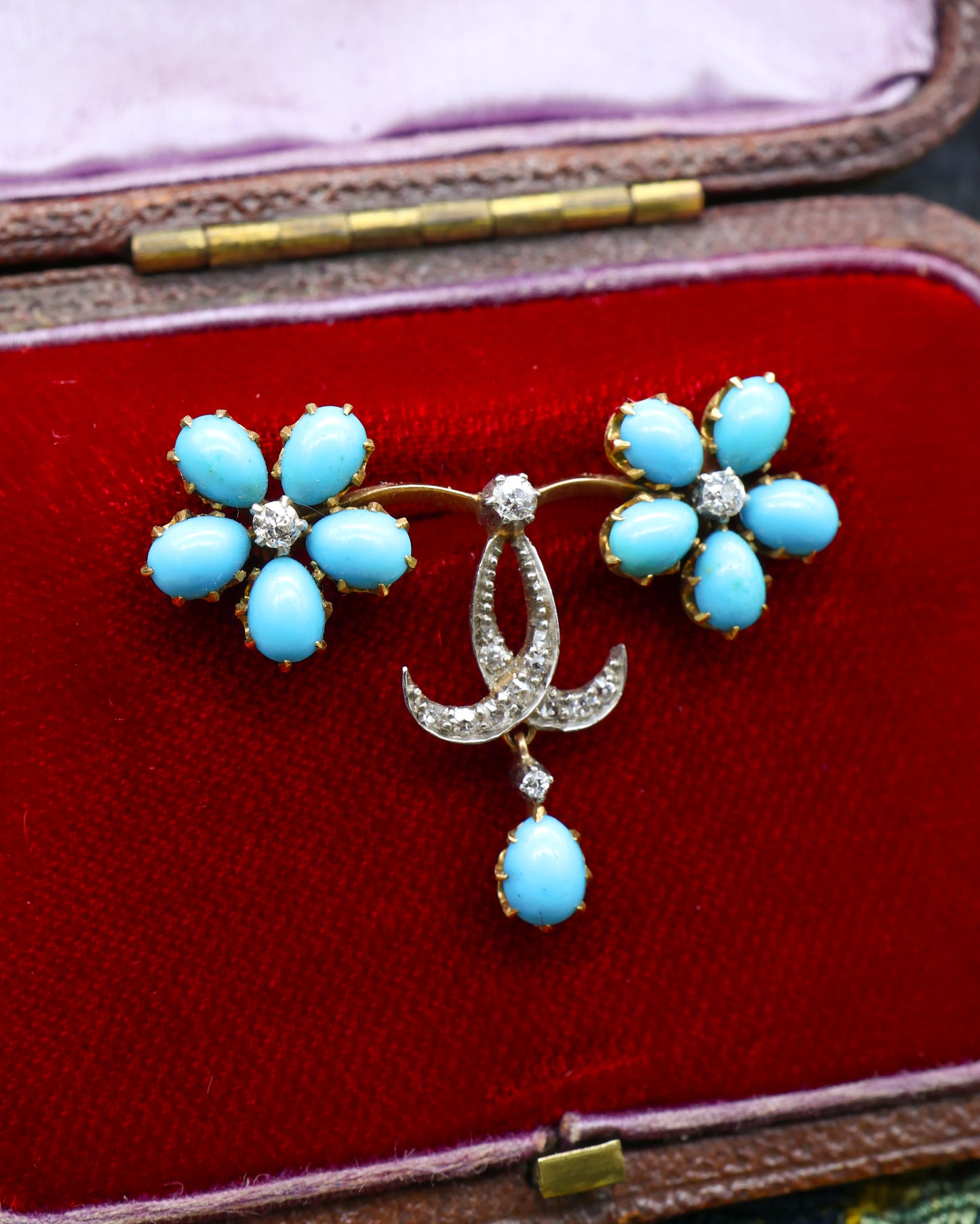 A very fine 15ct Yellow Gold (tested), Silver tipped Turquoise & Diamond Brooch, British Circa 1905.
