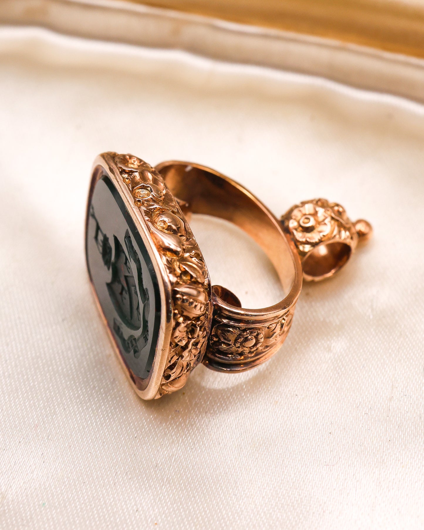 A Late Georgian 9ct Yellow Gold (tested), Seal, with foliate outline and a Bloodstone Antique Intaglio "Virtute  non Verbis".  Circa 1830 - Robin Haydock Antique Jewellery
