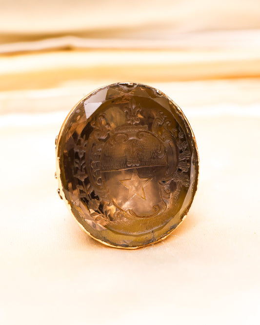 A very fine 9 carat Yellow Gold (tested) hand-carved pale Citrine, Heraldic Shield Intaglio, English Circa 1860. - Robin Haydock Antique Jewellery