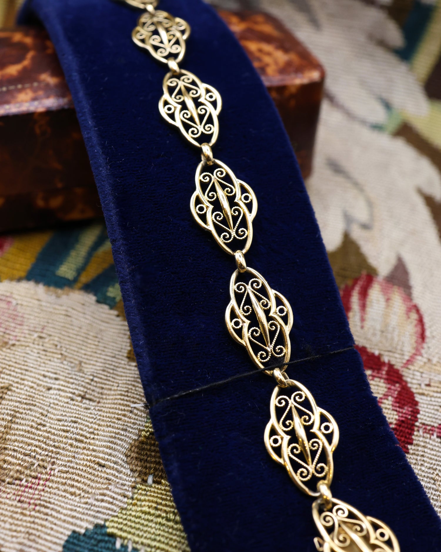 18ct Yellow Gold French Lozenge Link Bracelet Circa 1905 - Robin Haydock Antique Jewellery