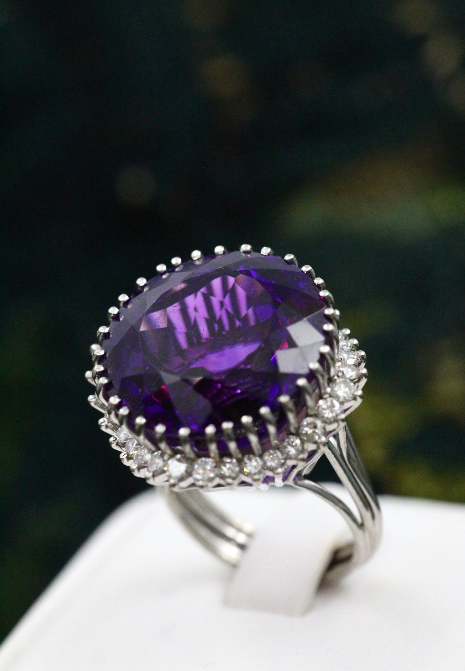 A very fine Amethyst and Diamond Cocktail Ring in 18ct. White Gold (tested).  Late 20th Century (pre-owned) - Robin Haydock Antiques