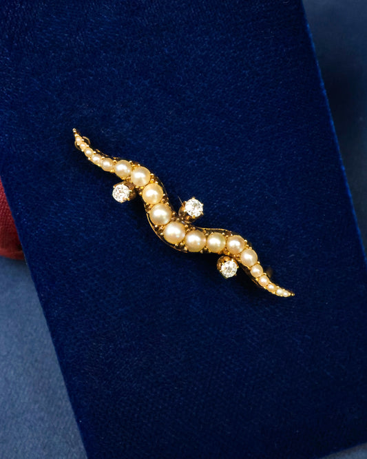 A very fine Victorian 15ct (tested),Yellow Gold Diamond & Seed Pearl Brooch, English. Circa 1905